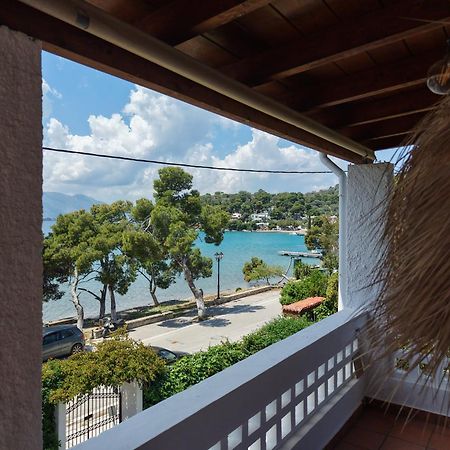 Seaview Apartment - Poros Relaxing Beachfront Flat Pórosz Kültér fotó