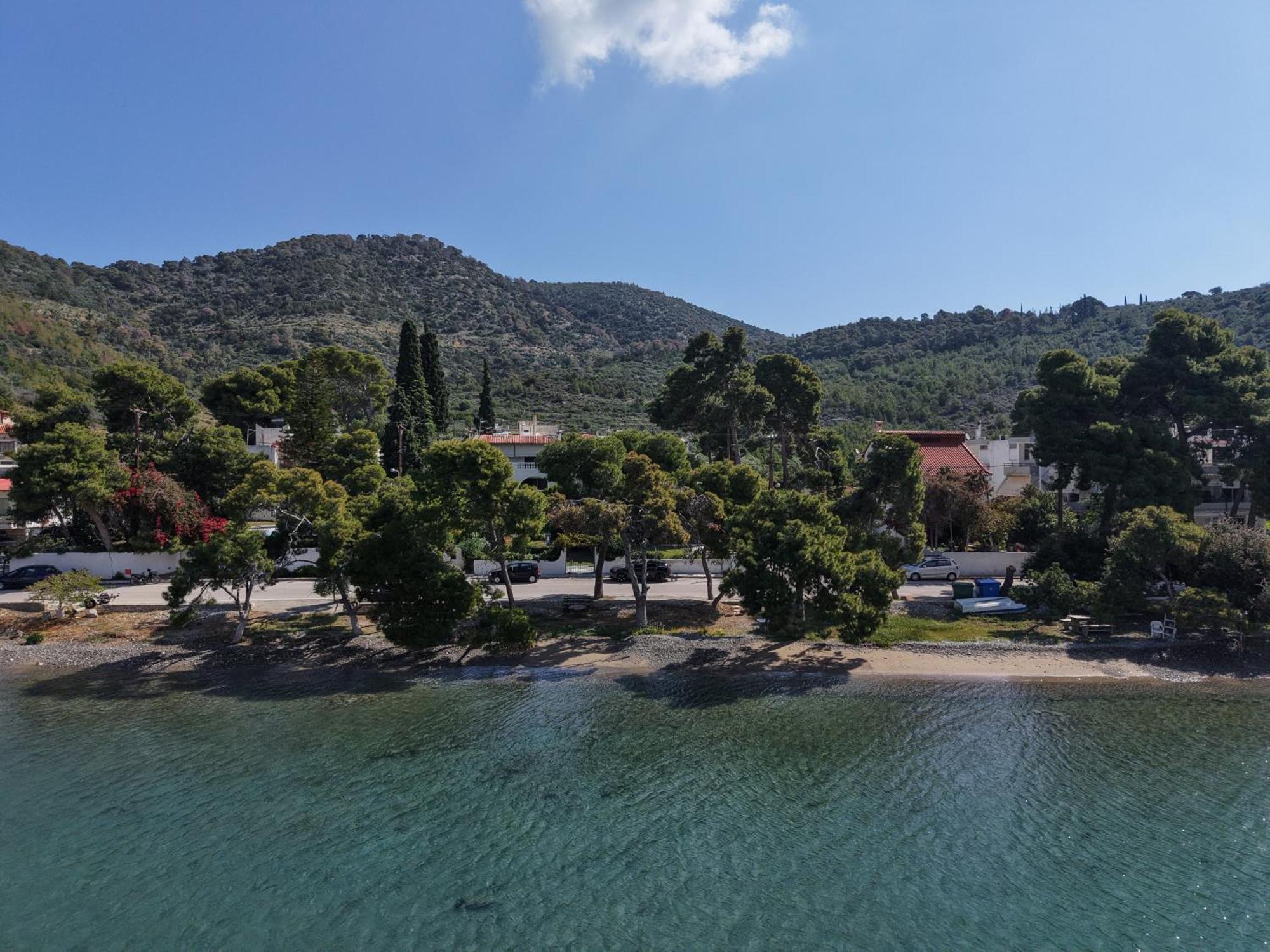 Seaview Apartment - Poros Relaxing Beachfront Flat Pórosz Kültér fotó