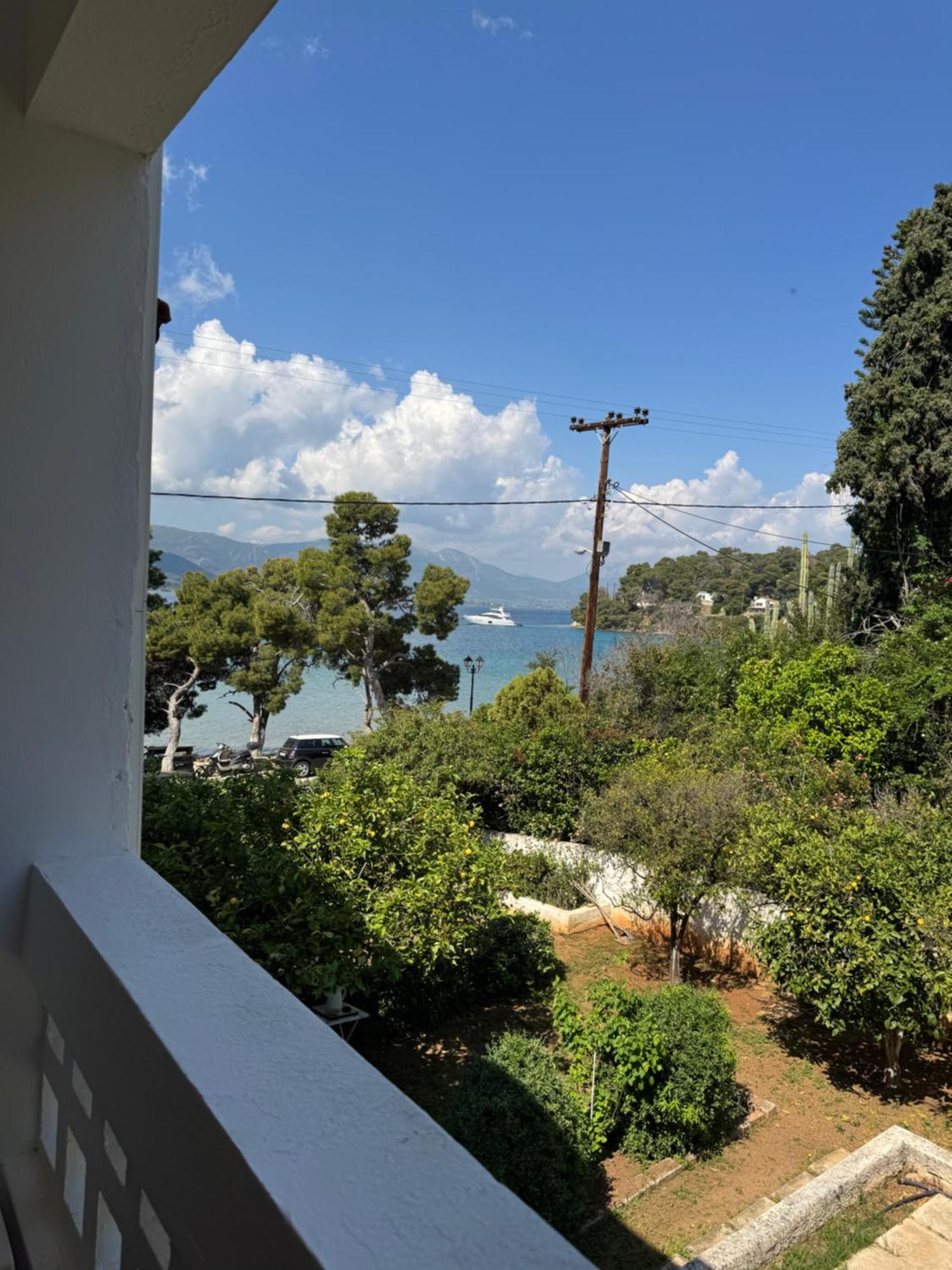 Seaview Apartment - Poros Relaxing Beachfront Flat Pórosz Kültér fotó