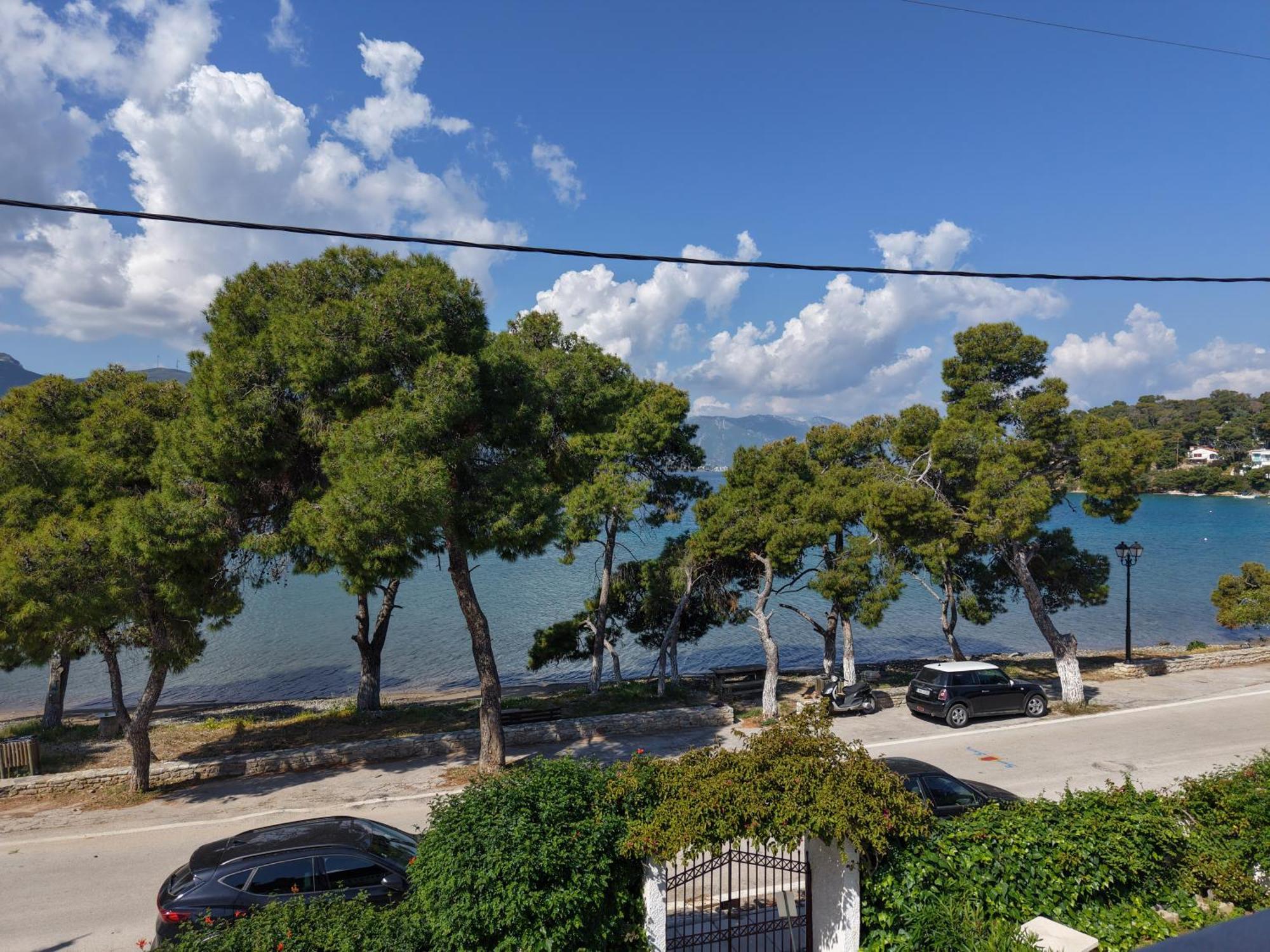 Seaview Apartment - Poros Relaxing Beachfront Flat Pórosz Kültér fotó